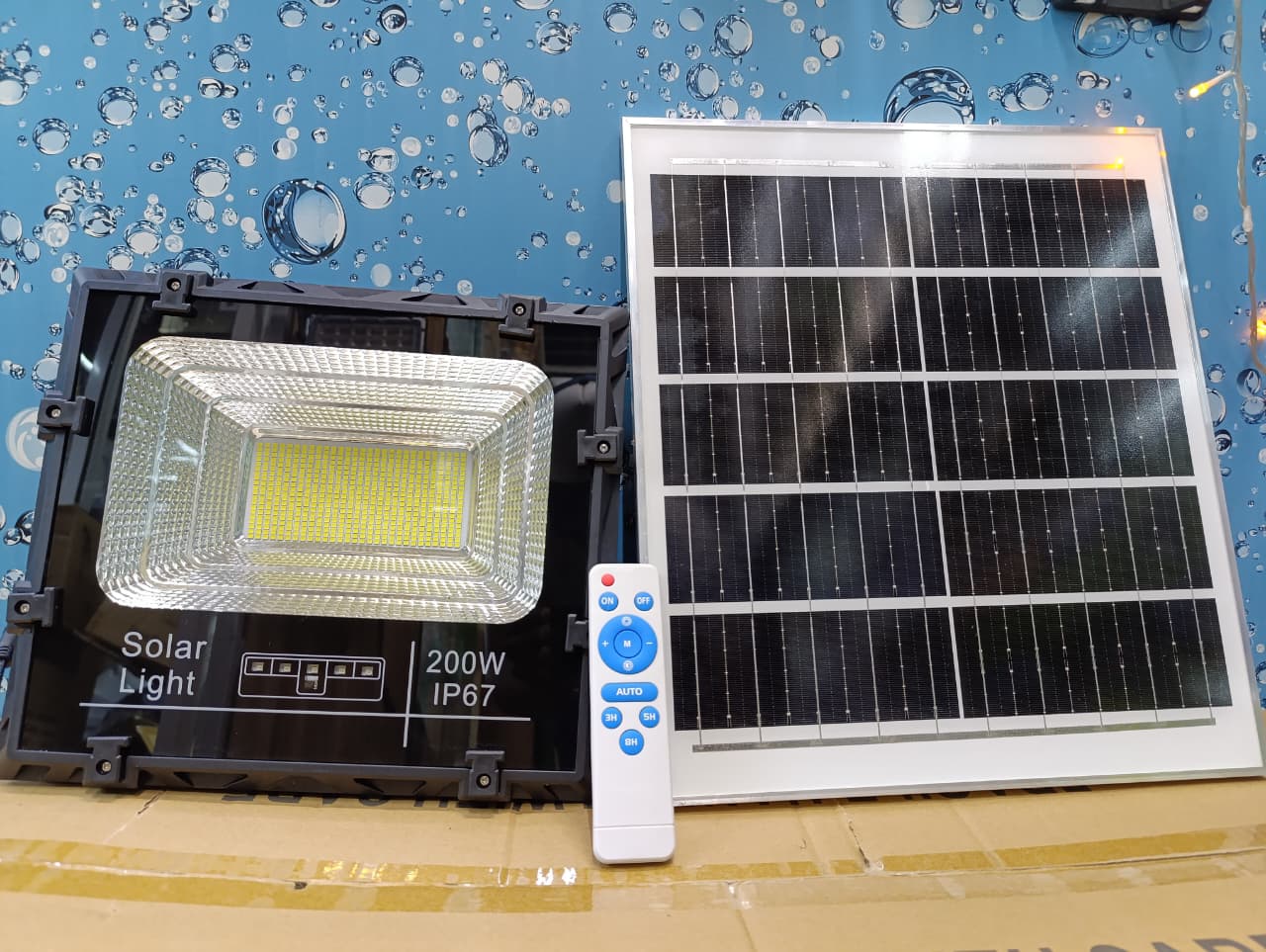 High Quality🎇200W Solar Flood Lights Outdoor Street Security Wall Floodlight Dusk to Dawn Remote Control🎇features super-bright LEDs that will light up the dark in a matter of seconds. It’S Widely Li