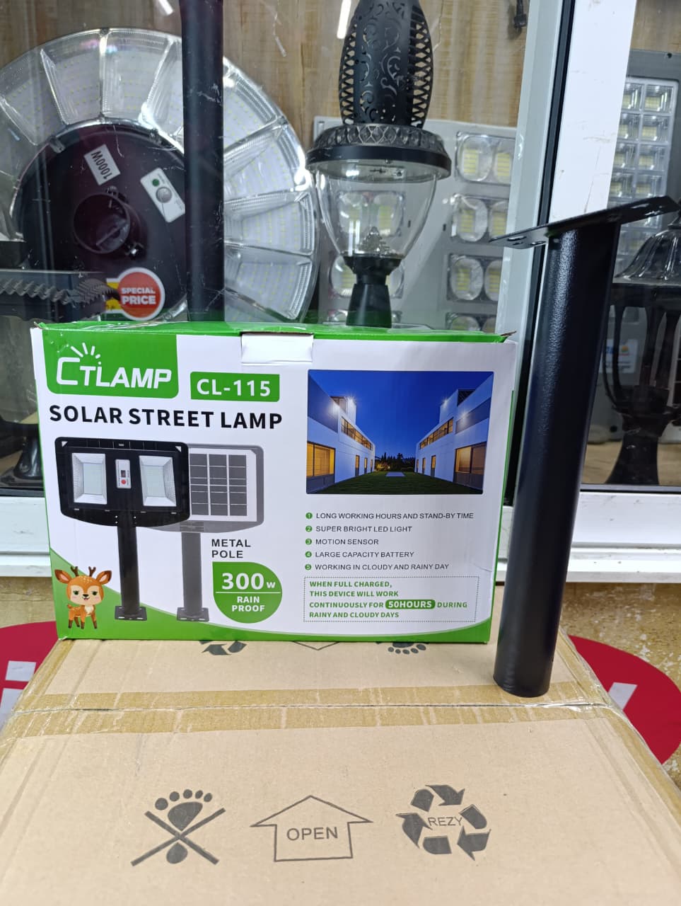 🎇CcLamp 300W Quality SOLAR STREET LAMP🎇high-conversion solar panels that can convert 25% of the solar energy into electricity. It charges 5-6 hrs during the day & works 12 hrs at night. They work wi