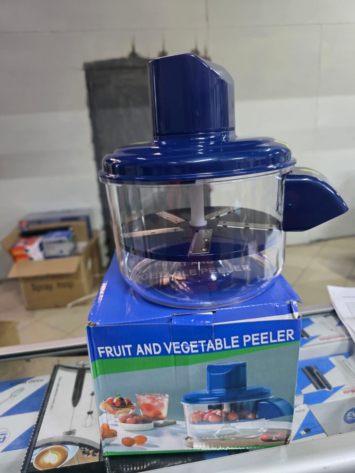 One-Click Fruit Peeler & Separator🎉4L One-Click Fruit and vegetable Peeler Peeler & Separator🧶Ergonomic Design: Comfortable grip for easy handling.
Multi-Fruit Use: Great for apples, pears and simil
