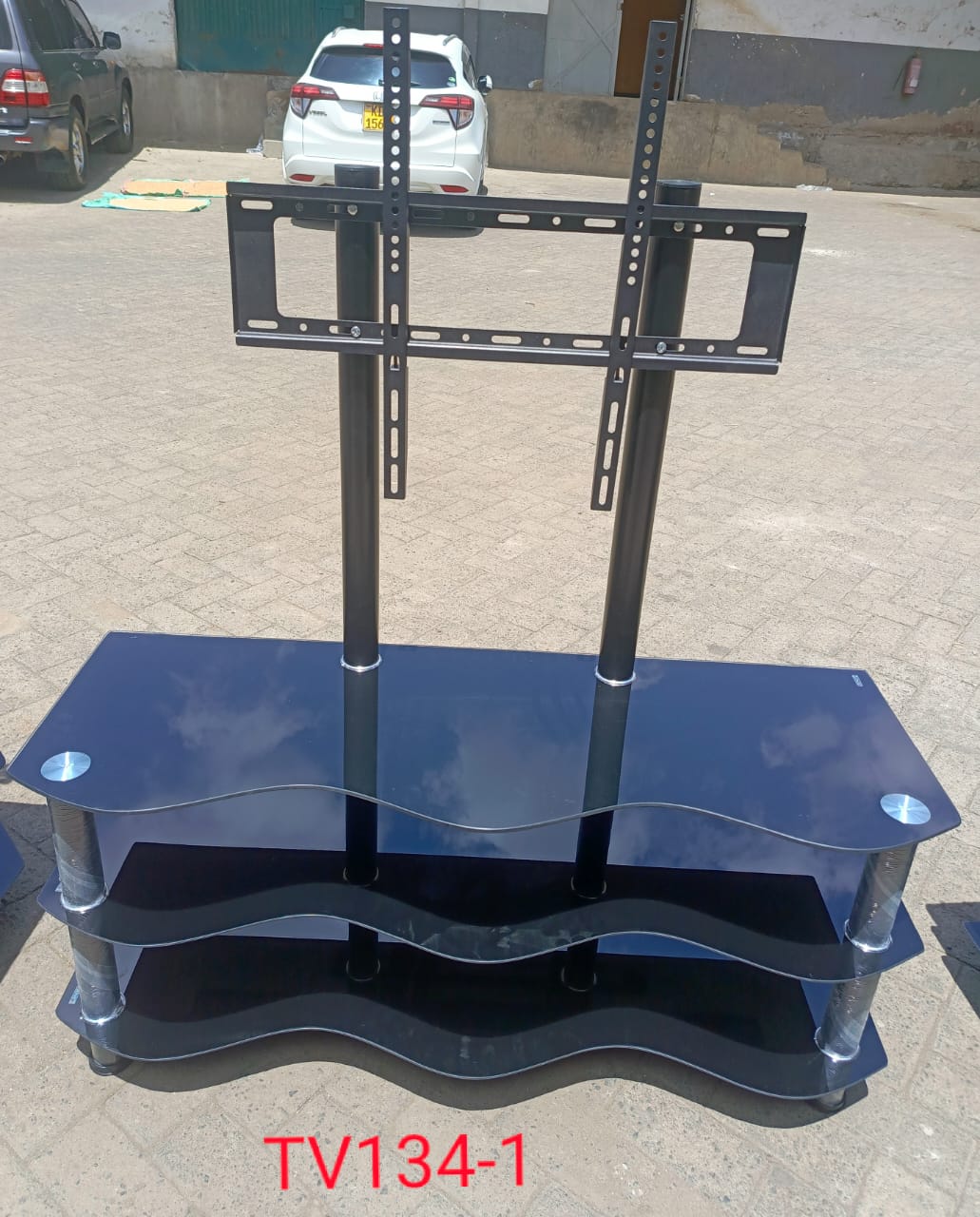 Executive tv stand with wall mount 😶‍🌫️stylish and practical solution for organizing your living room entertainment setup. Designed with a built-in TV wall mount, it securely supports your televisio