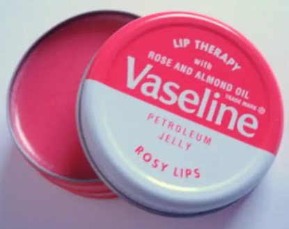 Vaseline Lip Therapy Lip Balm Tin – Made with Pure Vaseline Jelly to Lock in Moisture, Enriched with Nourishing Ingredients and a Pleasant Scents