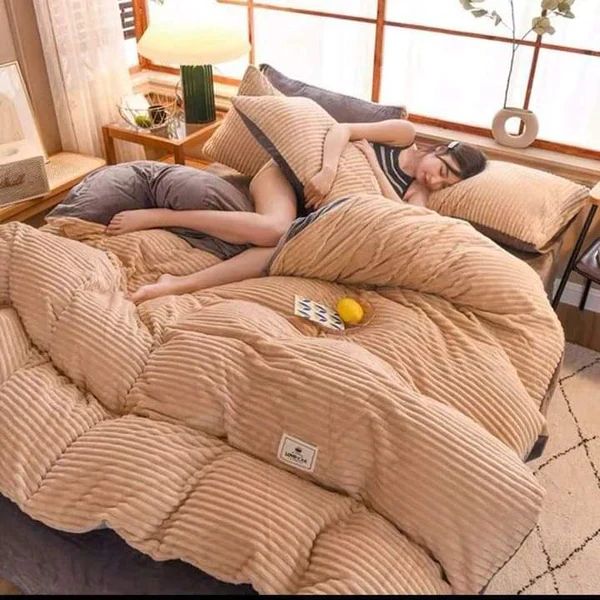 Your Ultimate High quality 4pcs of 6*7 TC Velvet duvet Set Comes as 1pc of duvet Comforter, 1pc of Bedsheet and 2pcs of Pillow Cases Bedding Set