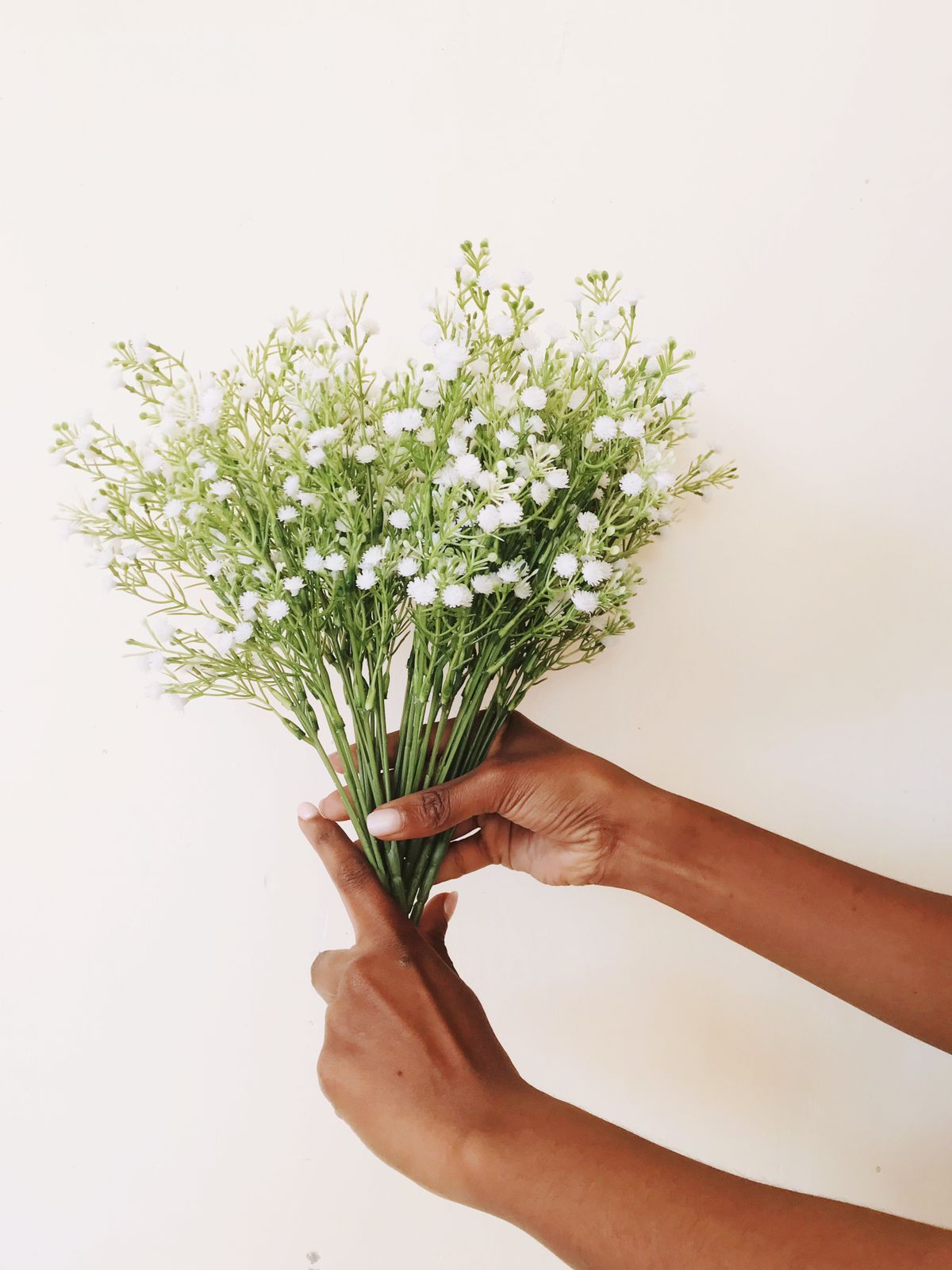 ARTIFICIAL BABY'S BREATHE FLOWERS 🌸 FOREVER BLOOM BABY BRINGS CHARM TO ANY SPACE! PERFECT FOR DESK, SHELF, OR GIFT DECOR. NO WATERING NEEDED—JUST LASTING BEAUTY AND COZY VIBES FOR ANY ROOM 🌿✨