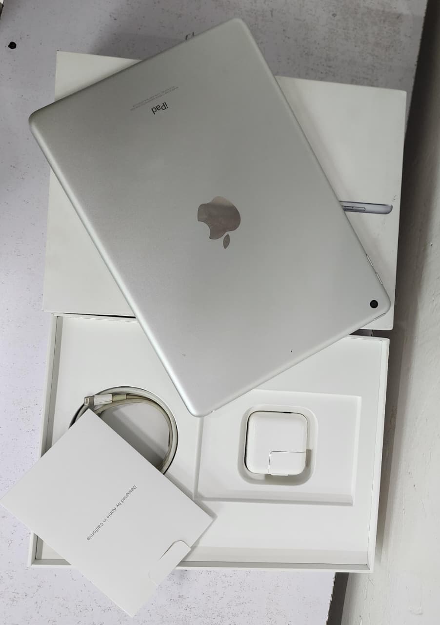 IPAD (6th Generation) Wi-fi (Open box EX UK)
