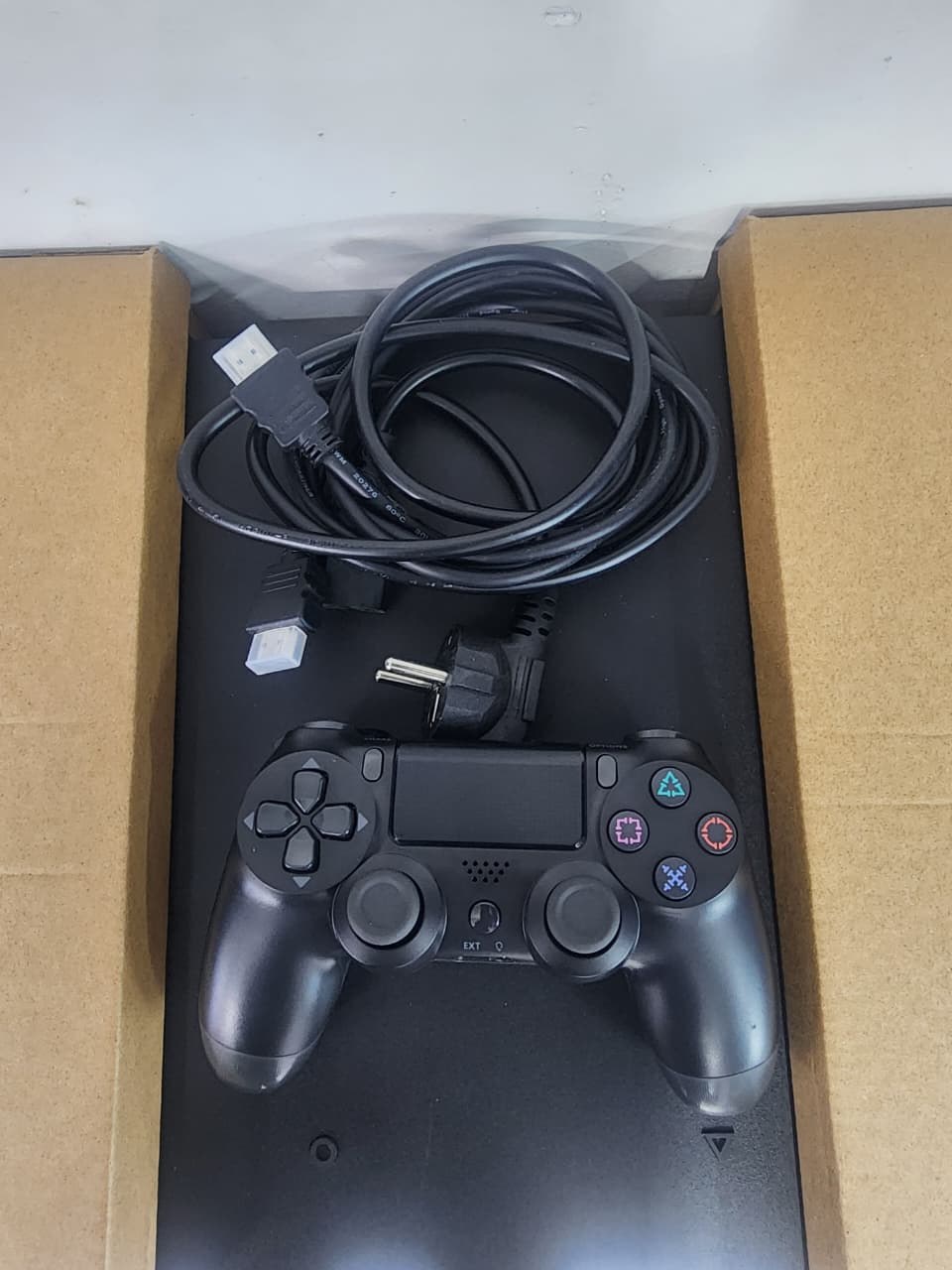 PLAY STATION 4  PRO 1TB