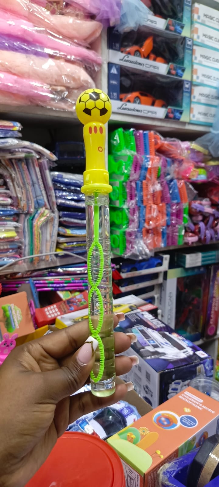 1 pieces of Children Bubble gun/ bubble toys for kids toy guns different cartoon Bubble blower toys for kids with soap water different designs