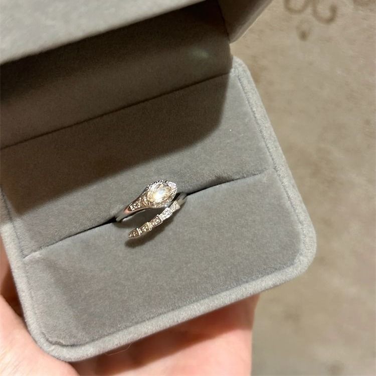 Colorful Diamond Spirit Snake Ring, Suitable for Women and Girls, Fashionable and Adjustable Ring, Simple, Jewelry Gift