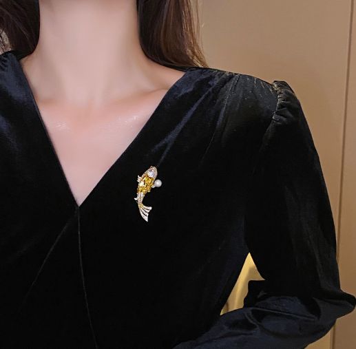 Exquisite Luxury Pearl Gold Fish Brooches For Women And Girls, Fashionable Cute Gold Fish Brooch, Suit Pins, Gifts