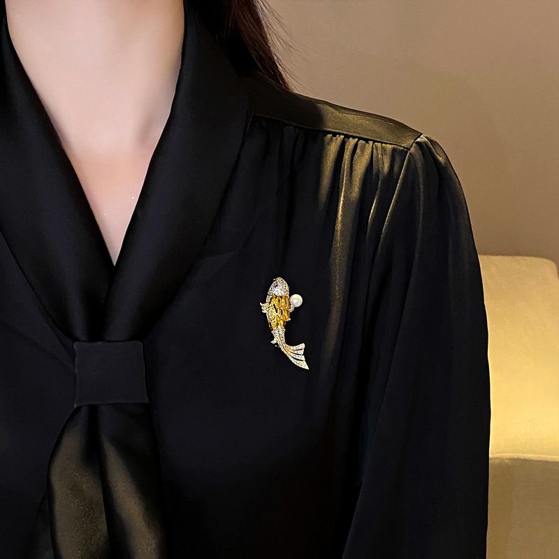 Exquisite Luxury Pearl Gold Fish Brooches For Women And Girls, Fashionable Cute Gold Fish Brooch, Suit Pins, Gifts