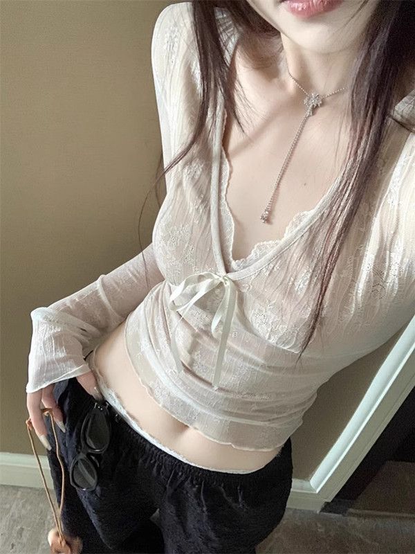 Sexy Short Lace Crop Top Women's V-Neck Low-Bust Sweet Spicy Girl Style Fashionable Autumn Body-Shaping Elegant Beautiful Blouse