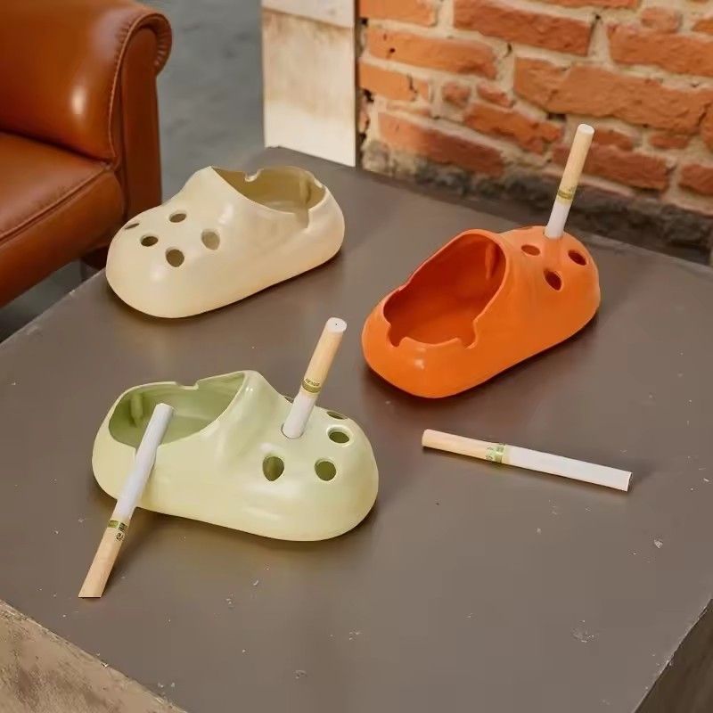1PC Personalized Shoe-shaped Ashtrays, Trendy Home Decoration, Desktop Shoe-shaped Ashtrays, Anti-scattering Design
