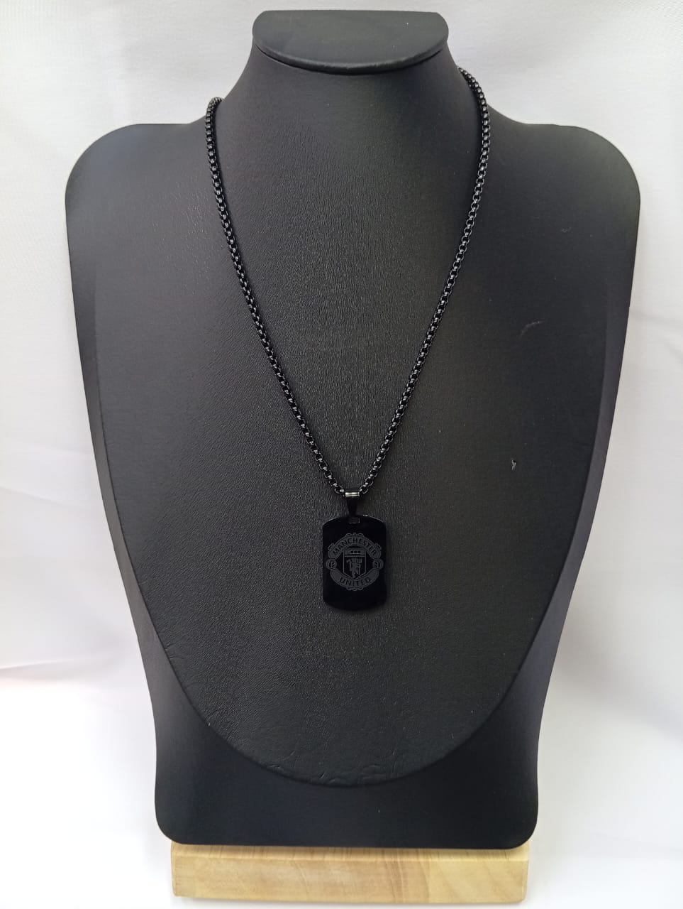 EPL Fan Chains (Black Edition) - Represent Your Team in Style across Nairobi: Arsenal, Man U, Chelsea & Liverpool!