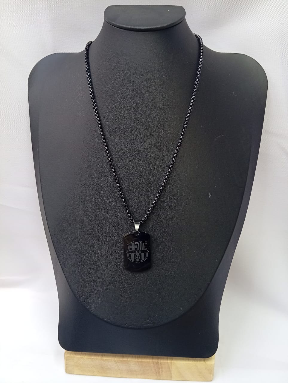 EPL Fan Chains (Black Edition) - Represent Your Team in Style across Nairobi: Arsenal, Man U, Chelsea & Liverpool!