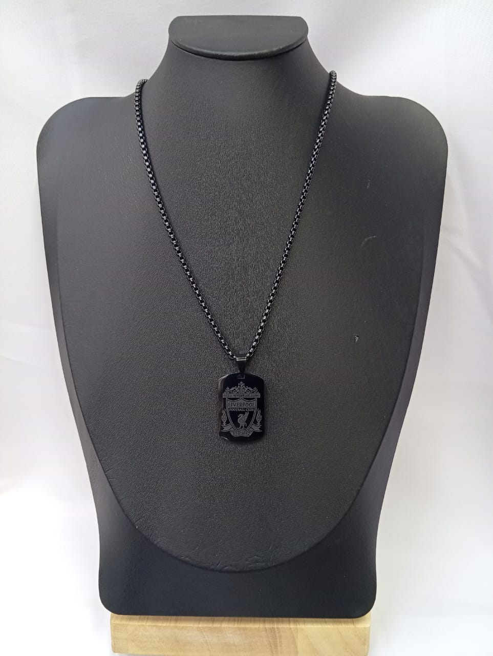 EPL Fan Chains (Black Edition) - Represent Your Team in Style across Nairobi: Arsenal, Man U, Chelsea & Liverpool!