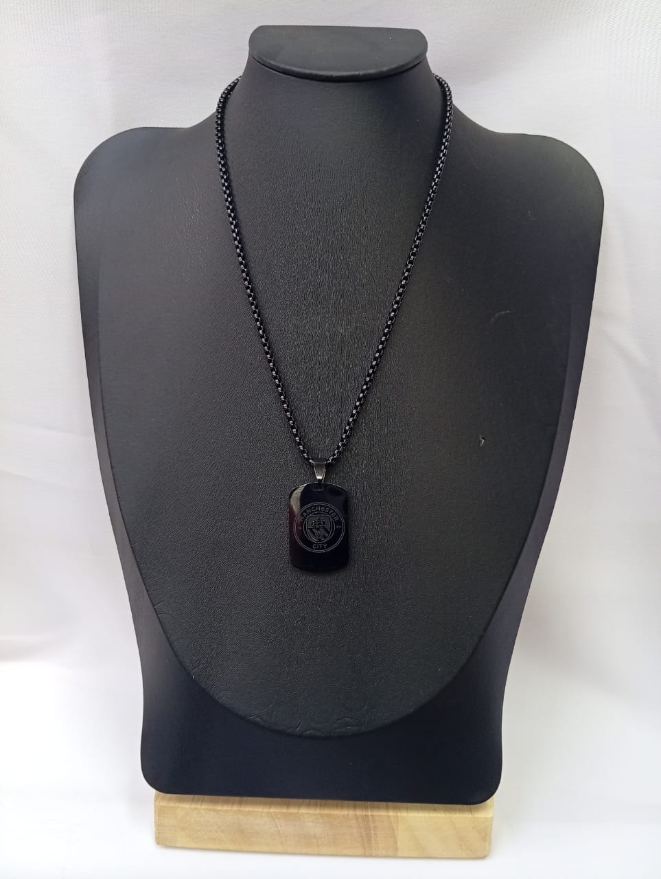 EPL Fan Chains (Black Edition) - Represent Your Team in Style across Nairobi: Arsenal, Man U, Chelsea & Liverpool!
