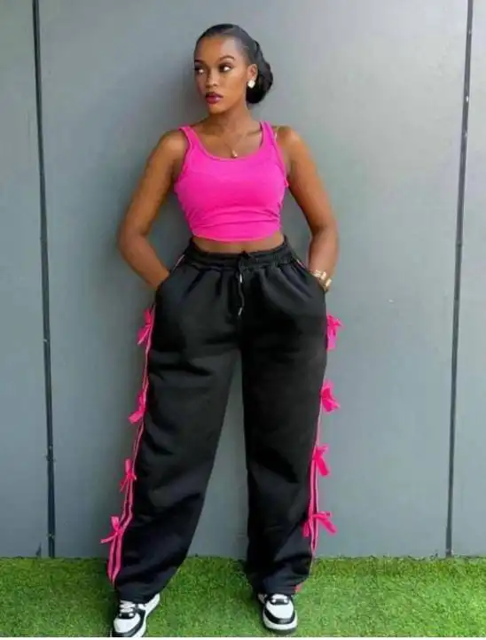 ladies 2pcs sleeveless top and sweatpants