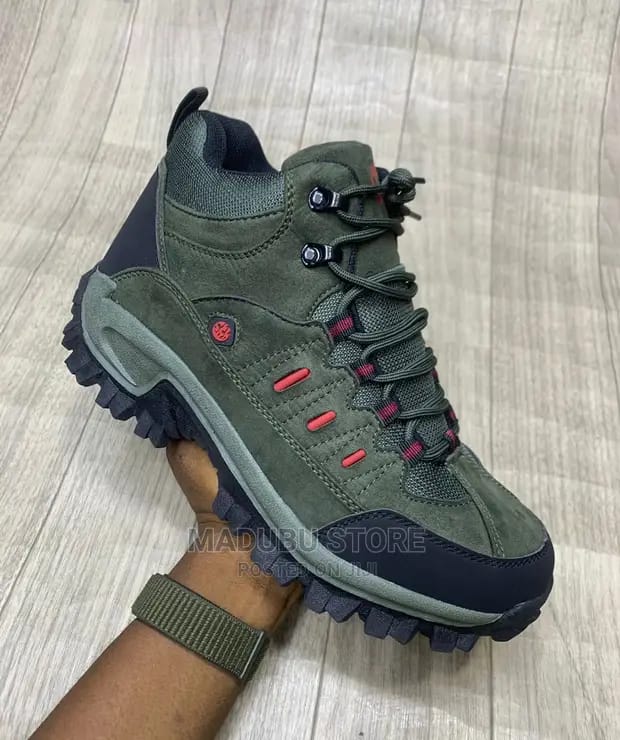 High quality skyview ankle boots
available size 39-45
colours available black,brown, grey and green