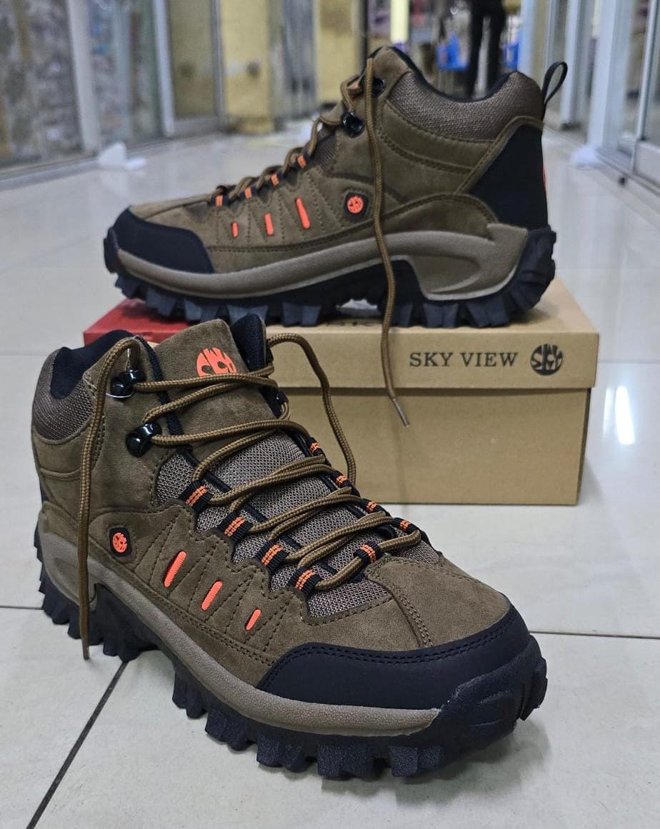 High quality skyview ankle boots
available size 39-45
colours available black,brown, grey and green