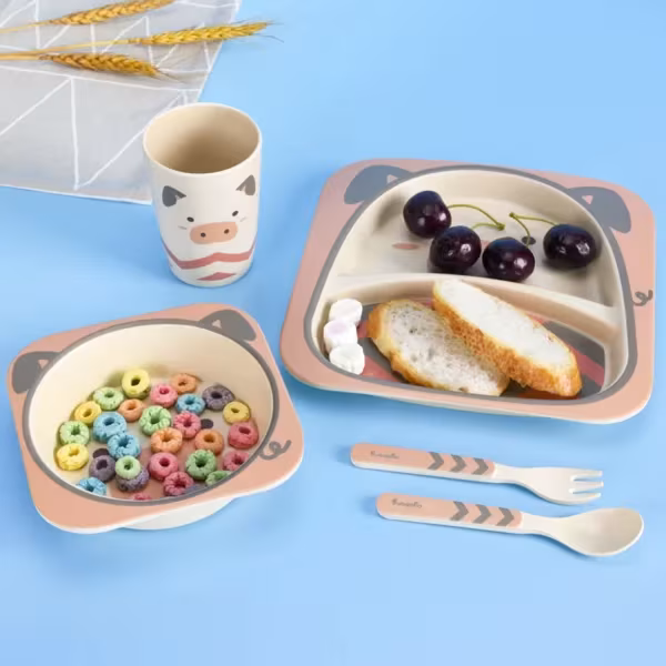 5pc Bamboo Fiber Kids Dinner Set.Make mealtime fun and eco-friendly with this adorable Bamboo Fiber Kids Dinner Set Featuring playful animal designs, this 5-piece set is made from natural bamboo fiber