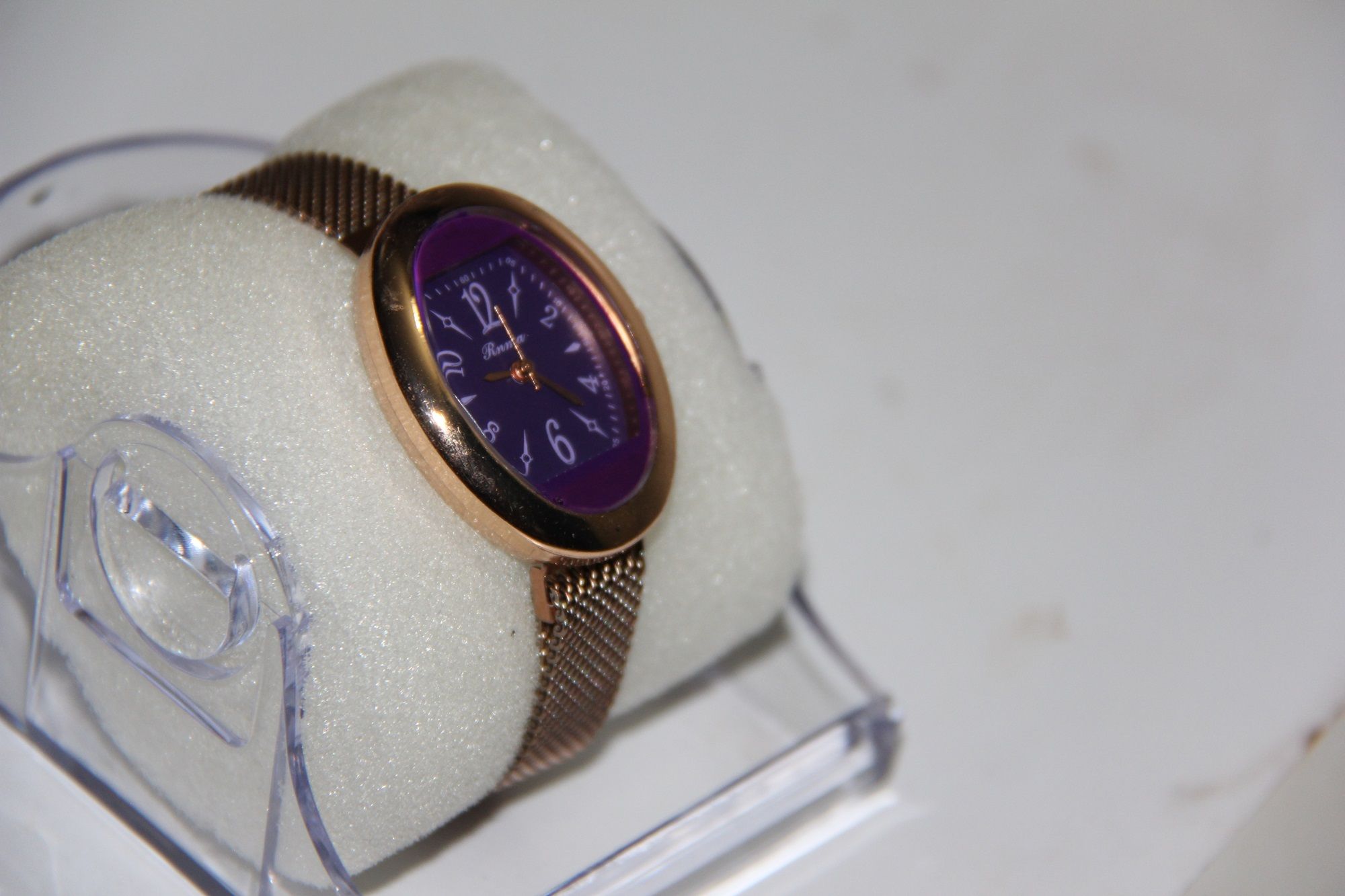 Ladies Magnetic Wrist Watch – Elegant Women’s Fashion Watch with Adjustable Magnetic Strap, Lightweight & Stylish Daily Wear.