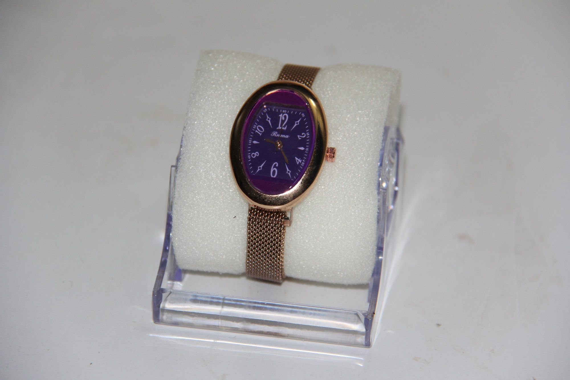 Ladies Magnetic Wrist Watch – Elegant Women’s Fashion Watch with Adjustable Magnetic Strap, Lightweight & Stylish Daily Wear.