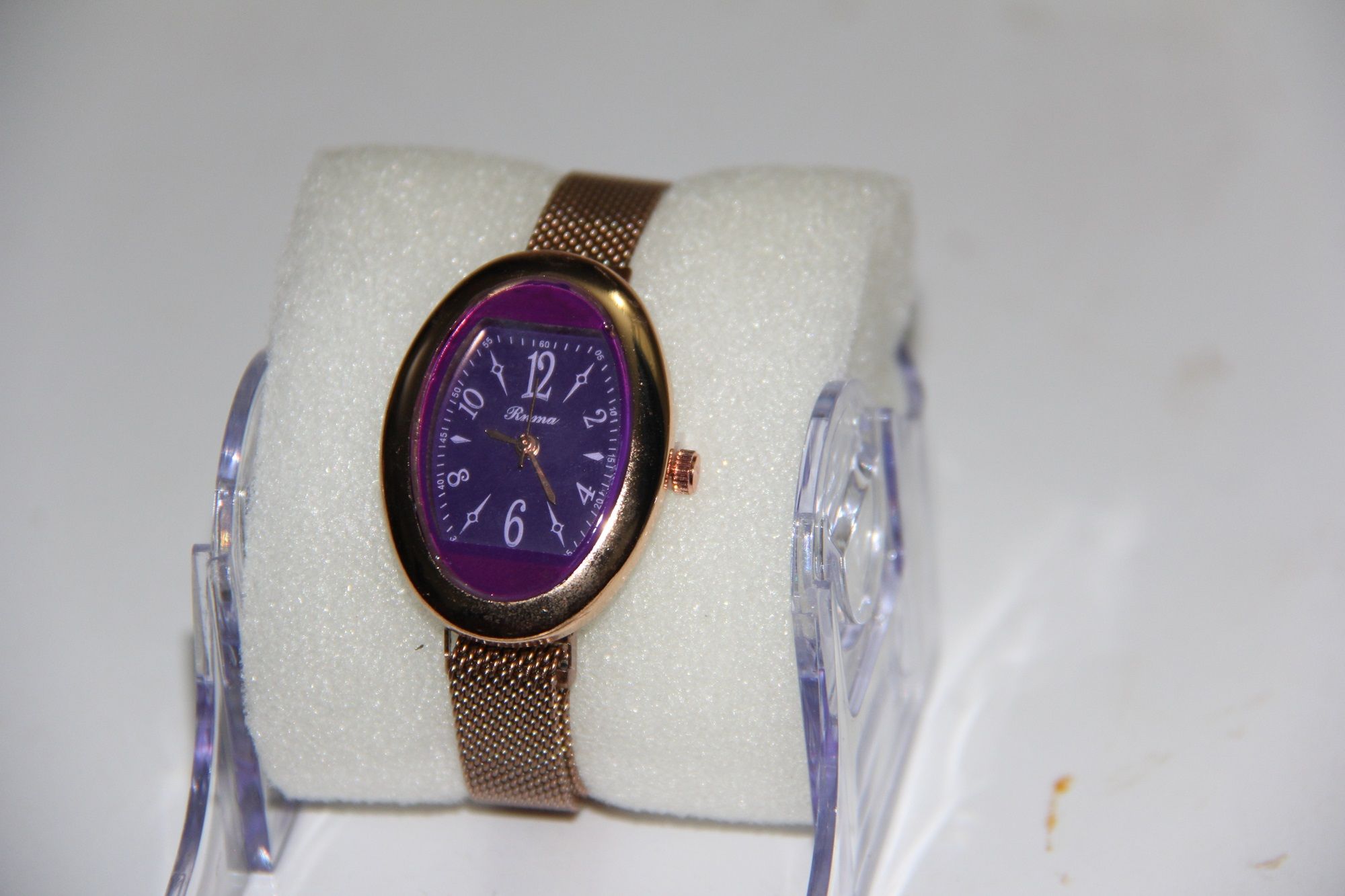 Ladies Magnetic Wrist Watch – Elegant Women’s Fashion Watch with Adjustable Magnetic Strap, Lightweight & Stylish Daily Wear.