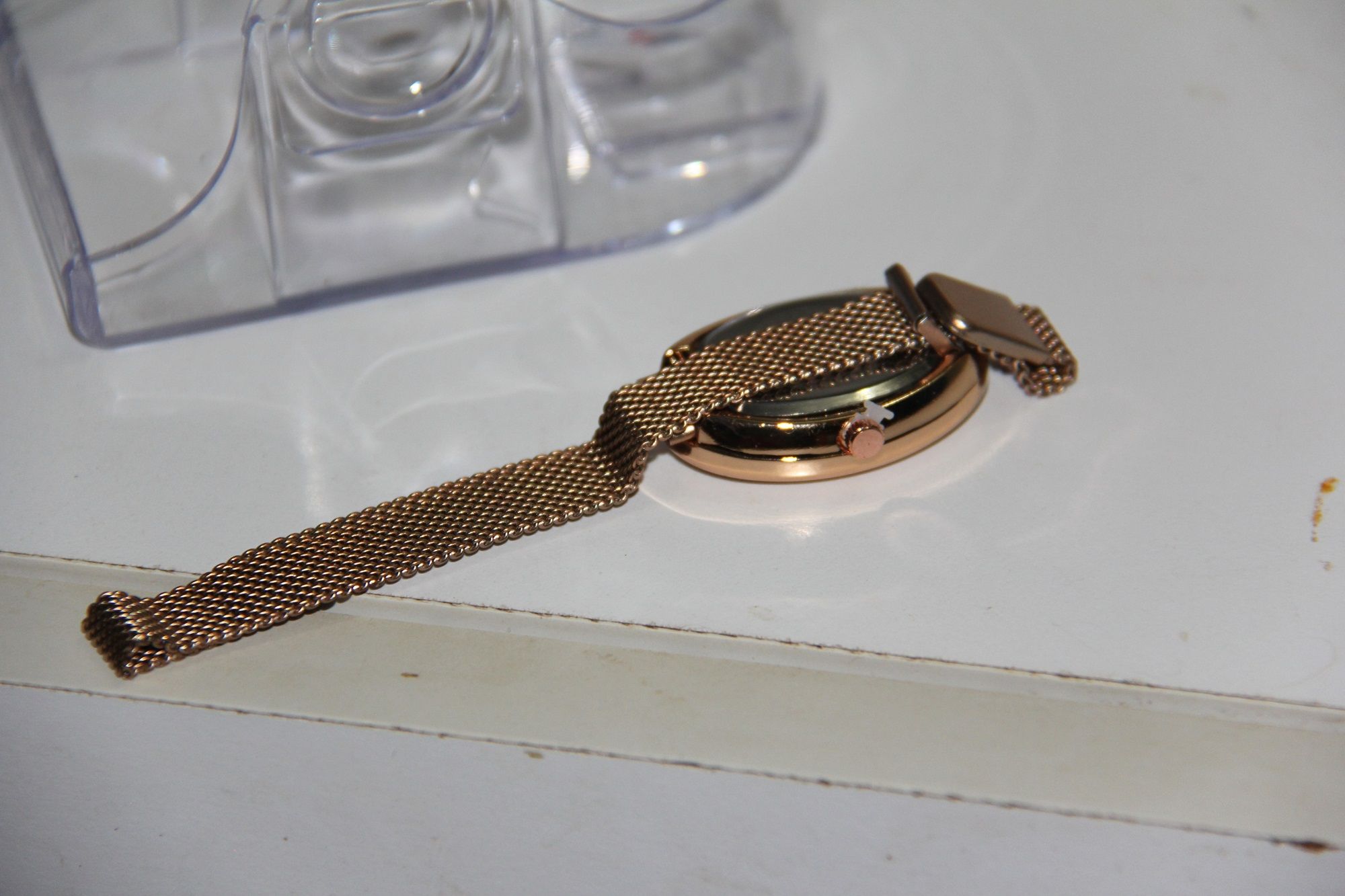 Ladies Magnetic Wrist Watch – Elegant Women’s Fashion Watch with Adjustable Magnetic Strap, Lightweight & Stylish Daily Wear.