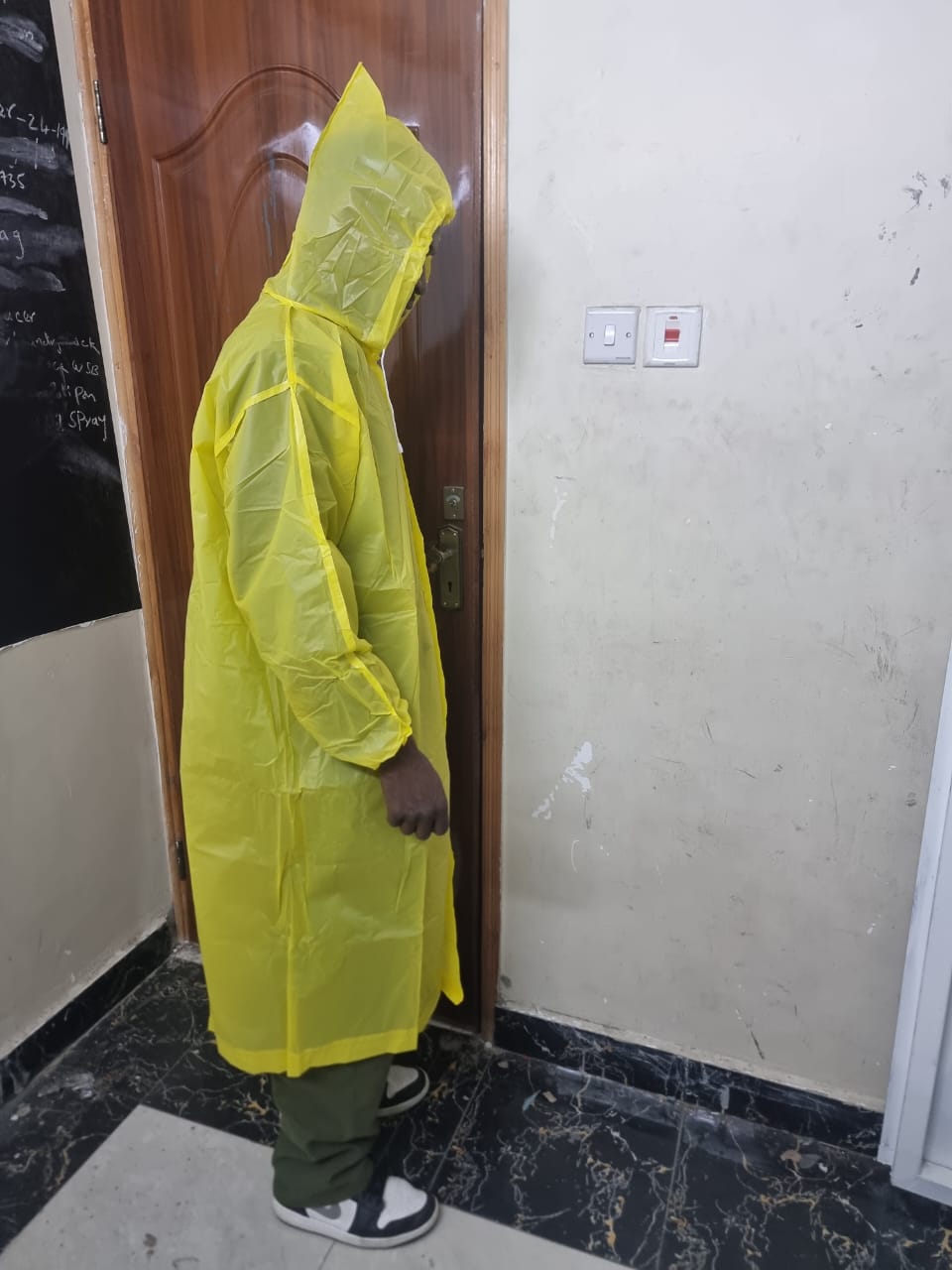 👉 BACK IN STOCK 🔥🔥

🌧️ Stay Dry, Stay Stylish!
✨ Lightweight yet super durable EVA Rain Coat – perfect for the rainy season.
💯 Comfortable, waterproof & easy to carry everywhere.
🎨 Available in