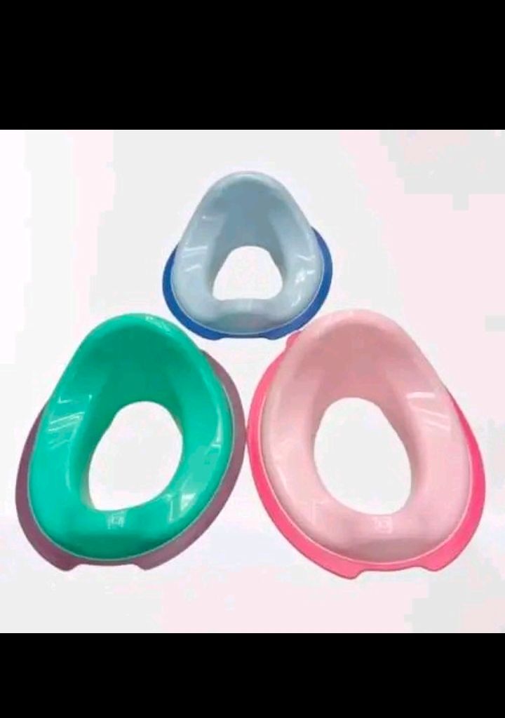 High quality Toilet Seat - Potty Training Seats For Boys And Girls With Splash Guard  The training seat has handles, non-slip edges so that your child does not fall over. The top of the seat is ergon