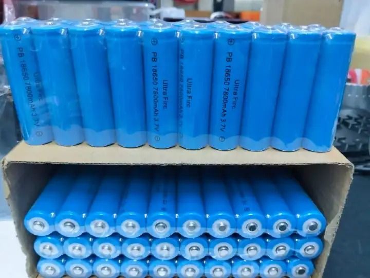 2PCS 18650 Lithium Battery, 7800mAh Large Capacity 3.7v Rechargeable Battery, New Full-capacity Cylindrical Lithium Battery for Flashlight torch / Portable Bluetooth Speakers / Electric Shavers etc.