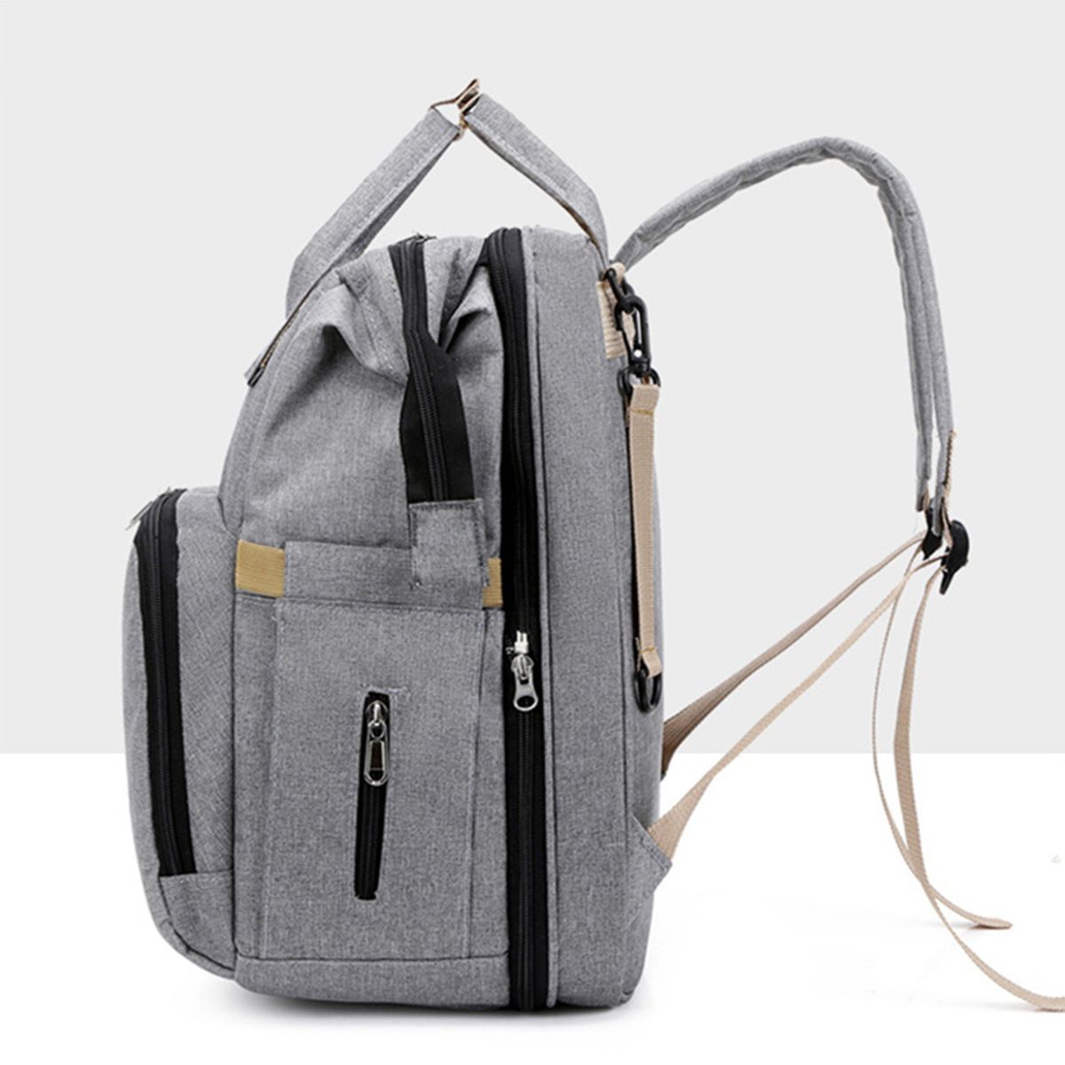 Stylish portable folding mosquito net, baby cot, mommy bag – a multi-functional, lightweight, large-capacity casual backpack for mums on the go.