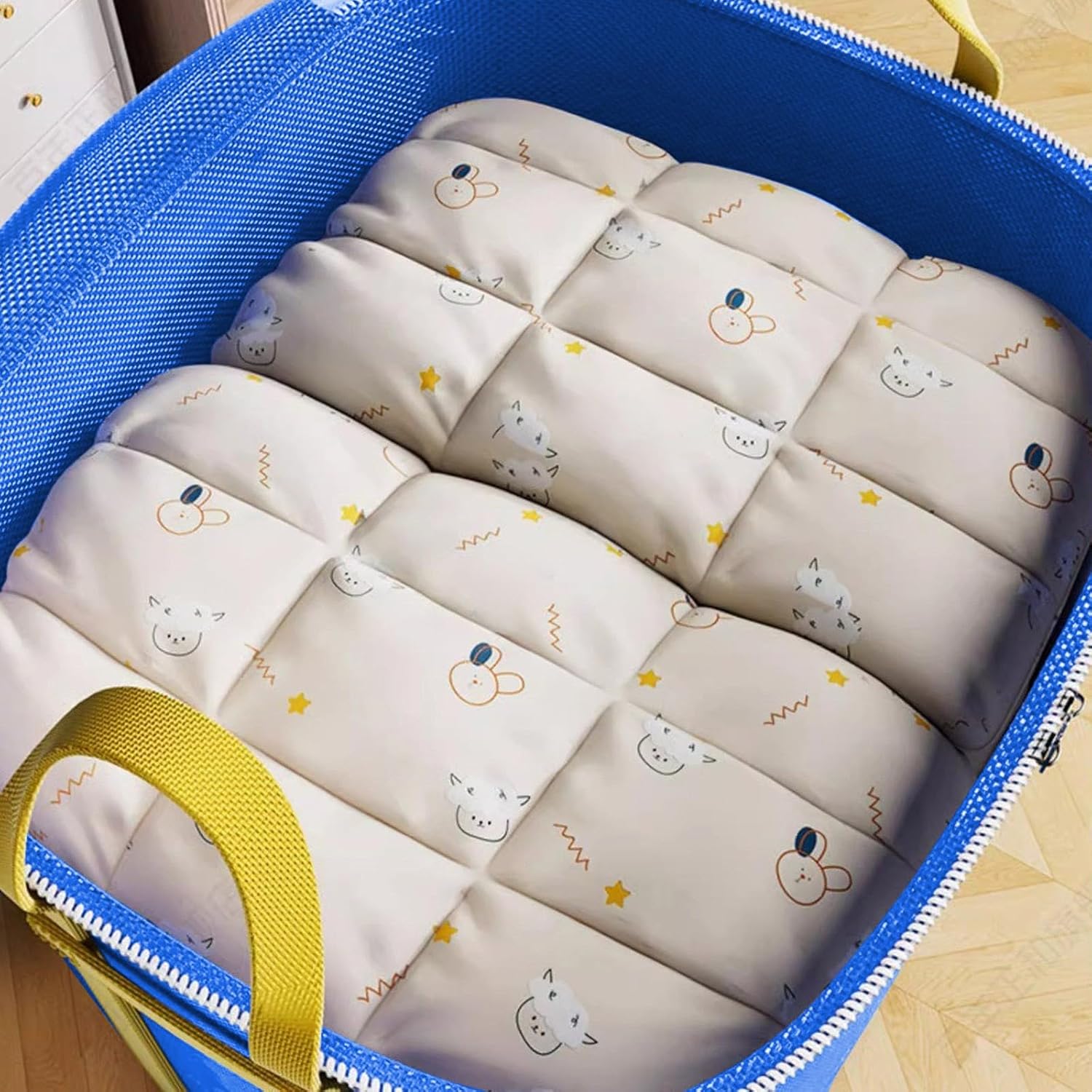 Extra Large Heavy Duty Storage Bag, Moving Bags for Clothes with Reinforced Handle, Waterproof Collapsible Storage for Christmas Decorations, Clothes, Toys, Moving & Dorm Use