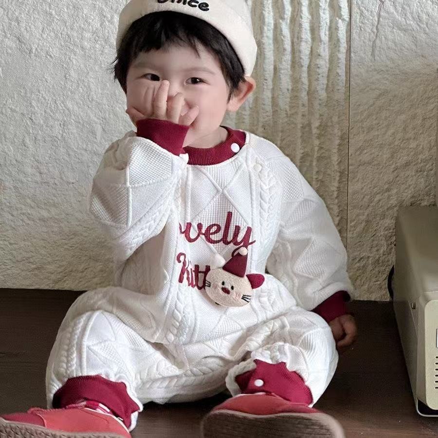 Cute cartoon baby romper, infant letter print jumpsuit, stylish long-sleeved crawling suit for children