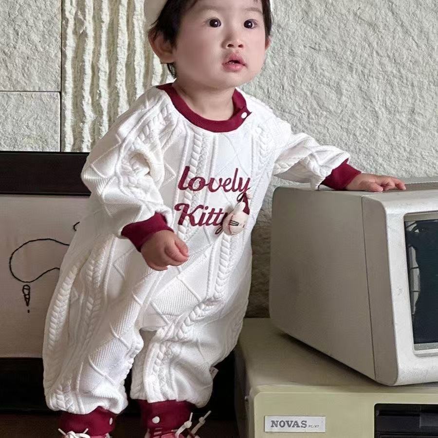 Cute cartoon baby romper, infant letter print jumpsuit, stylish long-sleeved crawling suit for children