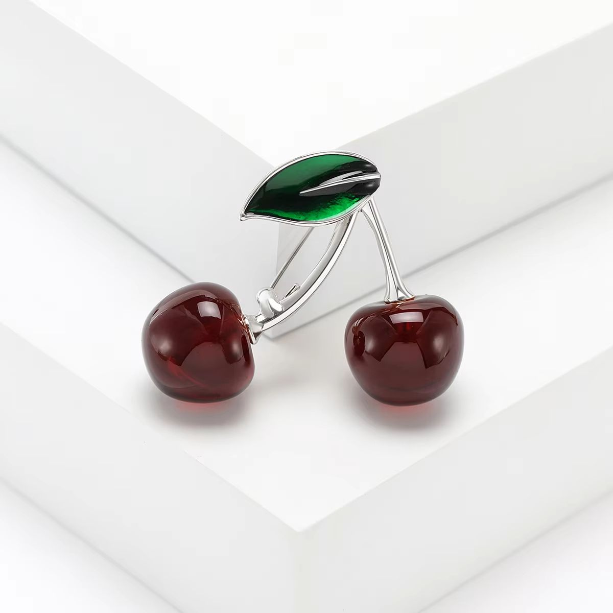 Enamel Tasty Cherry Brooches for Women Unisex Fruit Plant Pins Banquet Party Backpack Gifts Jewelry Accessories