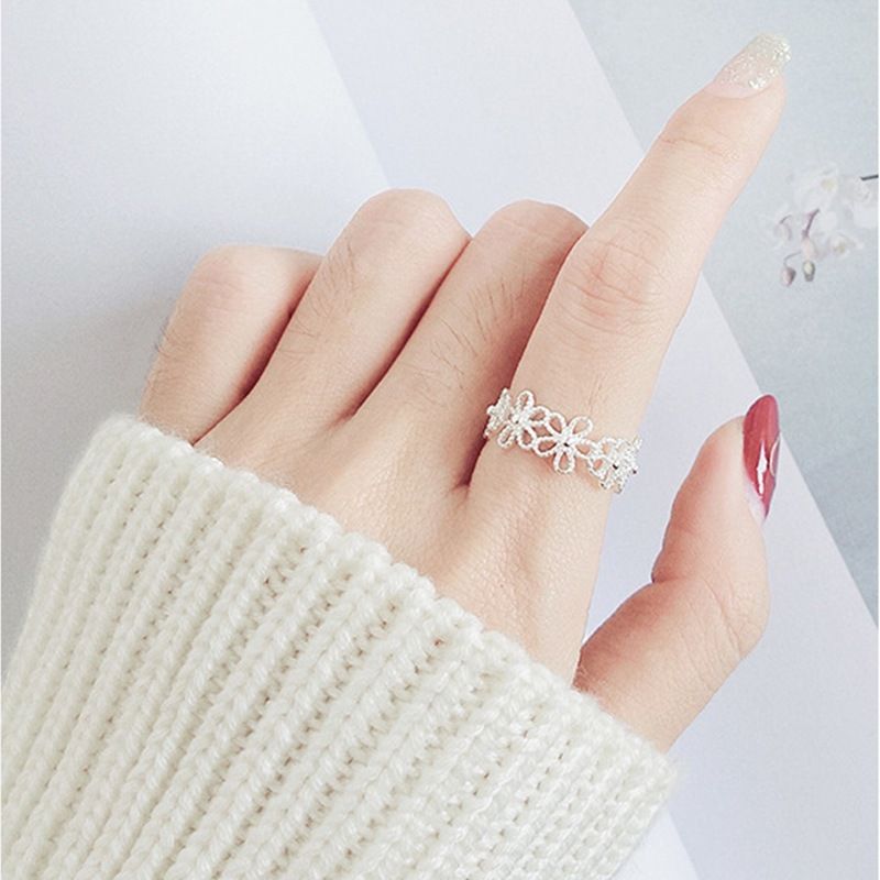 Silver hollow flower adjustable ring, ladies' engagement ring, retro luxury jewelry new product