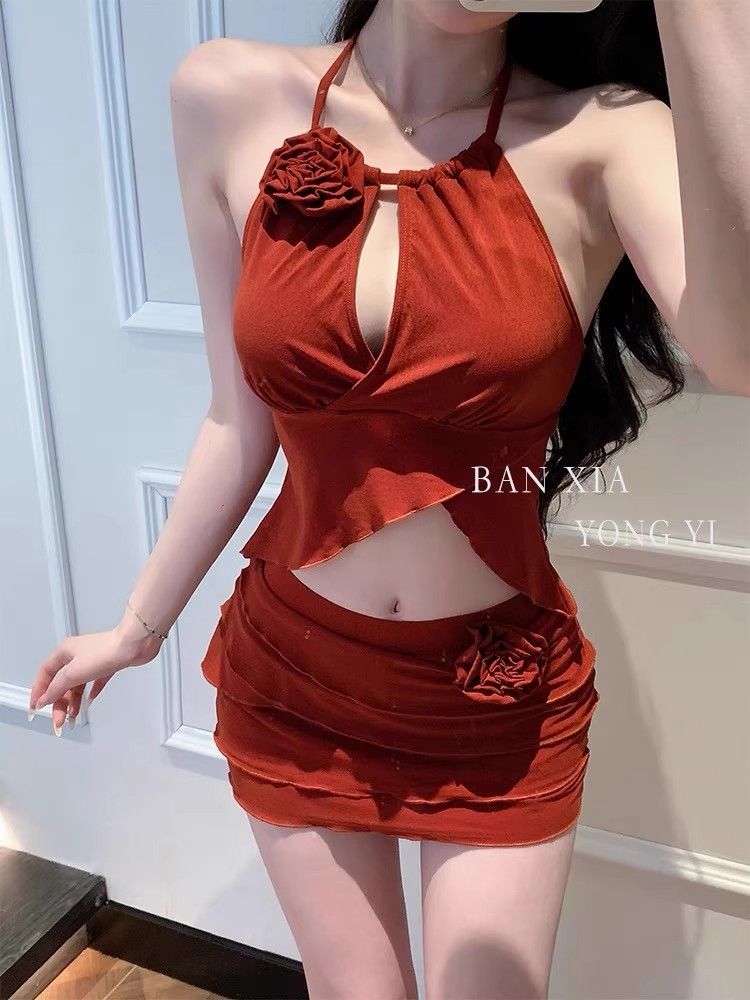 Exquisite split swimsuit, women's red flower high beauty new style, hanging neck, strapless, bare back, pure desire, small chest, beach vacation, hot spring