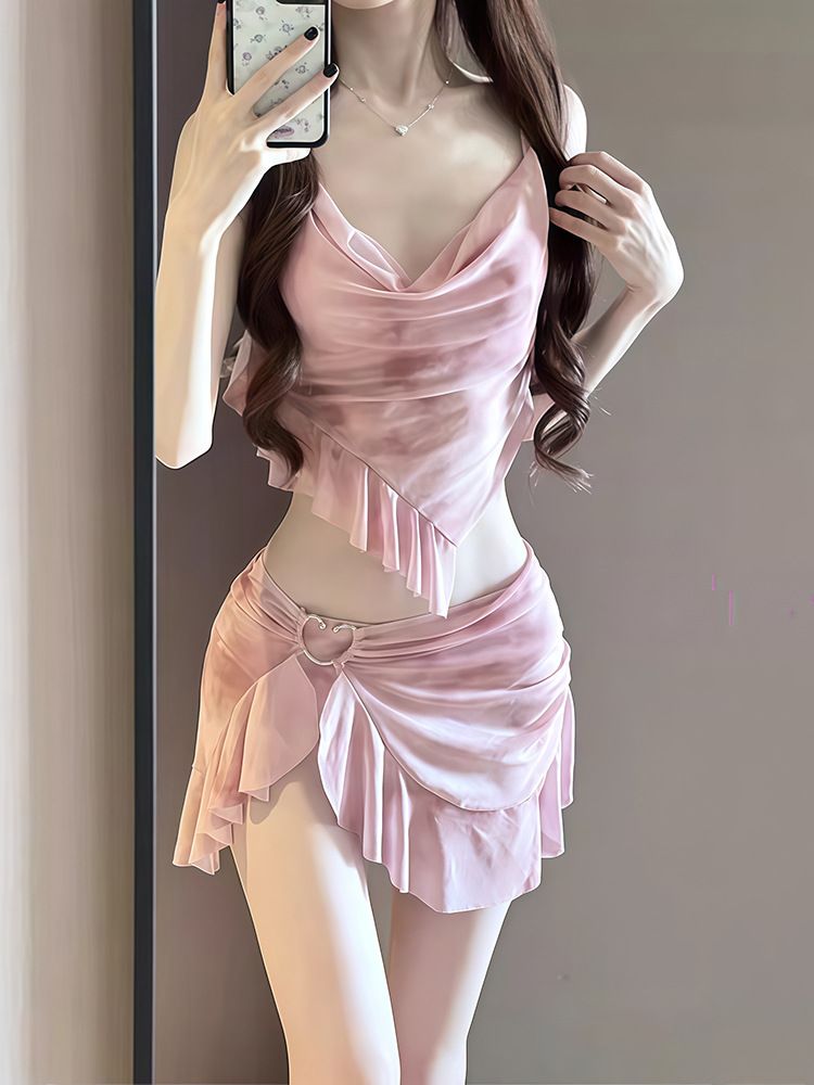 Bikini swimsuit women's 2025 new three piece set, high-end feeling, split body, flesh covering, conservative seaside vacation, niche hot spring