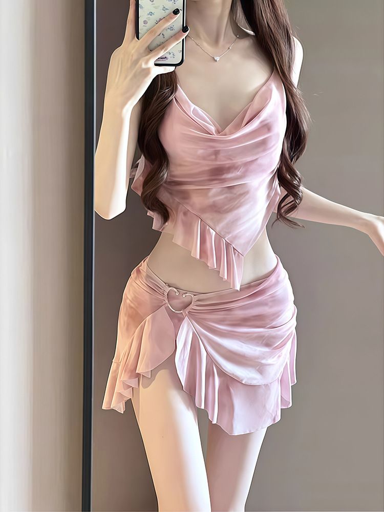 Bikini swimsuit women's 2025 new three piece set, high-end feeling, split body, flesh covering, conservative seaside vacation, niche hot spring