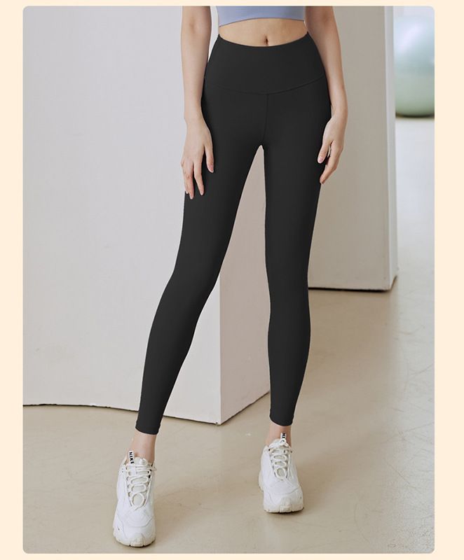 Yoga pants for women 2025 new running, fitness, fast drying, high waist, hip lifting, and bodybuilding pants with a naked feel, worn as fitness pants