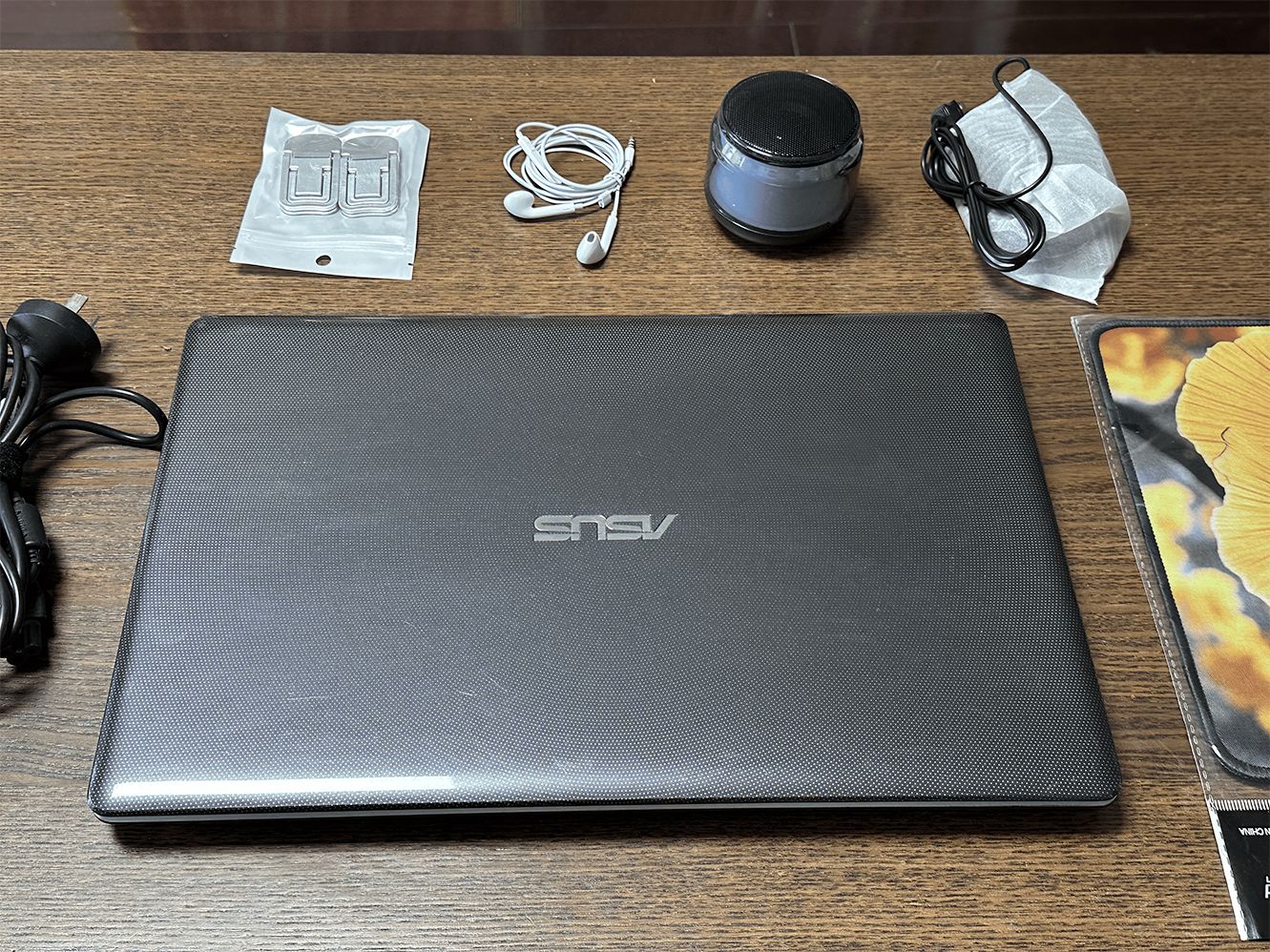 Refurbished Laptops, ASUS A550J laptop, 15.6-inch monitor, Intel i7 4th generation CPU, 8GB RAM, 120GB SSD，Windows10，Headphones Mouse Speaker Laptop Stand Mouse Pad as gift,computer