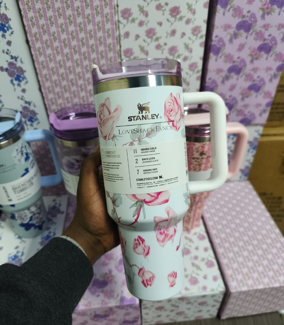 Original Floral Stanley Mug ✨
🎁 Comes in a beautiful gift box – Perfect for gifting!
🥤 Vacuum Insulated Tumbler Cup – 1.2L Capacity!
🔥 Keeps drinks hot or cold for HOURS! 🔥
💎 Chic • Durable • Eve