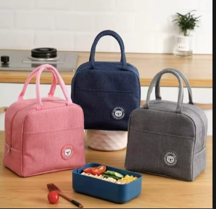 Portable Insulated Lunch Bag For Work / Office / Picnic / Thermal Lunch Bag, 100% Leak-proof, Insulated lunch bag made of good waterproof oxford cloth for durability.
