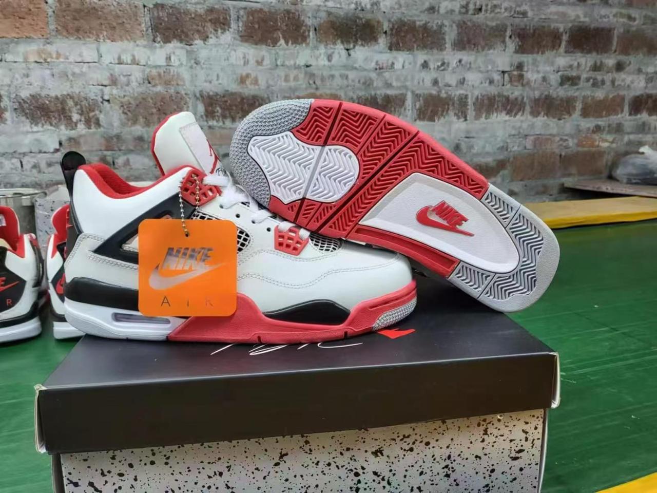 HIGH QUALITY ⚡JORDAN 4 high quality j4 thunder red sneakers original fashion leather men shoes ❤️‍🔥🔥 new arrival colours available in black, white,blue, green, yellow ,red and as pictures ❤️‍🔥