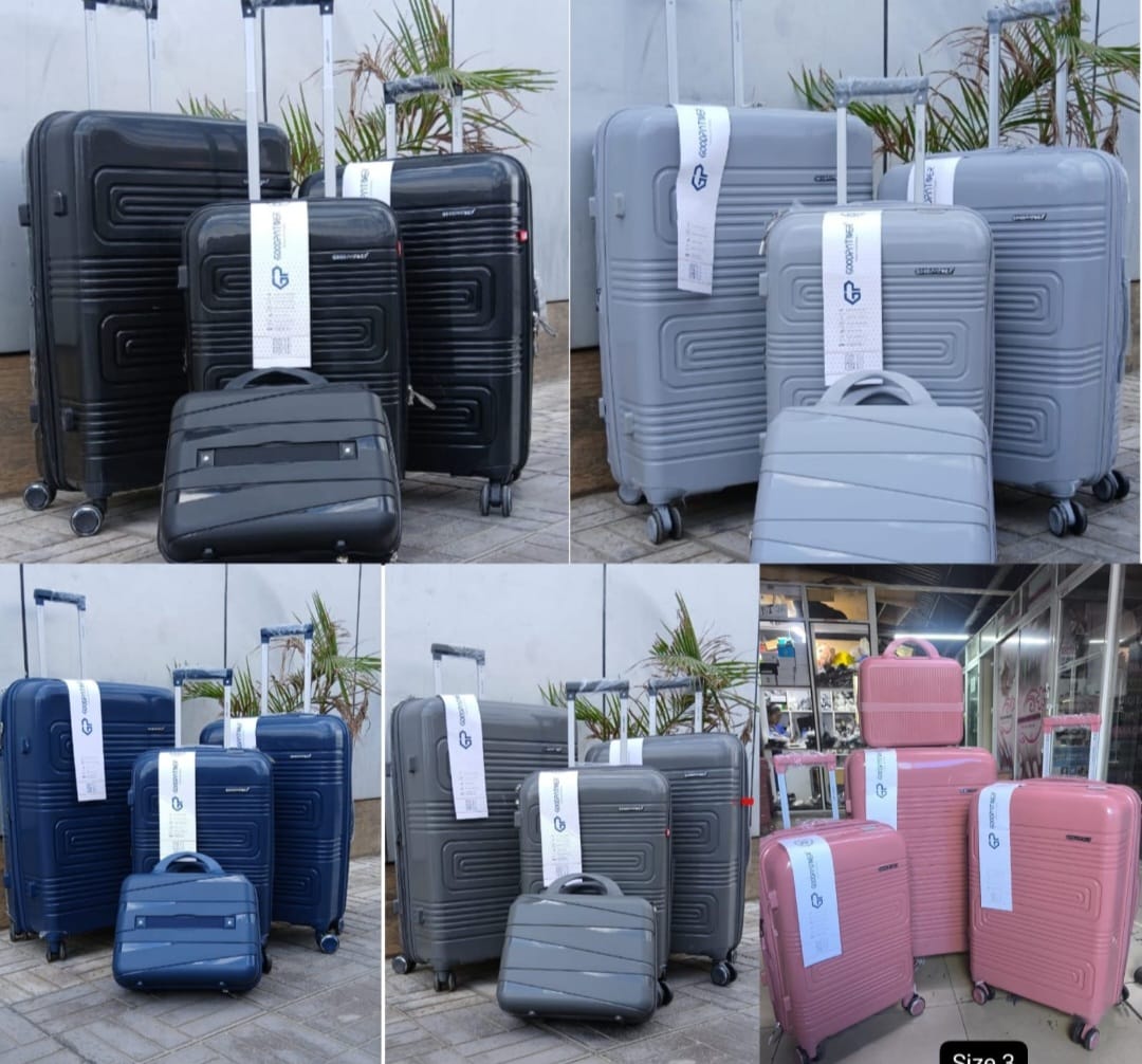 🦋CLASSY TRAVELLING🦋🔥Fashion 4 IN 1 UNBREAKBLE LAXURIOUS RUBBER SUITCASE BRIEFCASE TRAVEL BAG 🦋Set Includes 4 Sizes (Size 3)*  
▪️ Height 64cm
▪️ Height 62cm
▪️ Height 58cm
▪️ Height 38cm

✅ Zipper