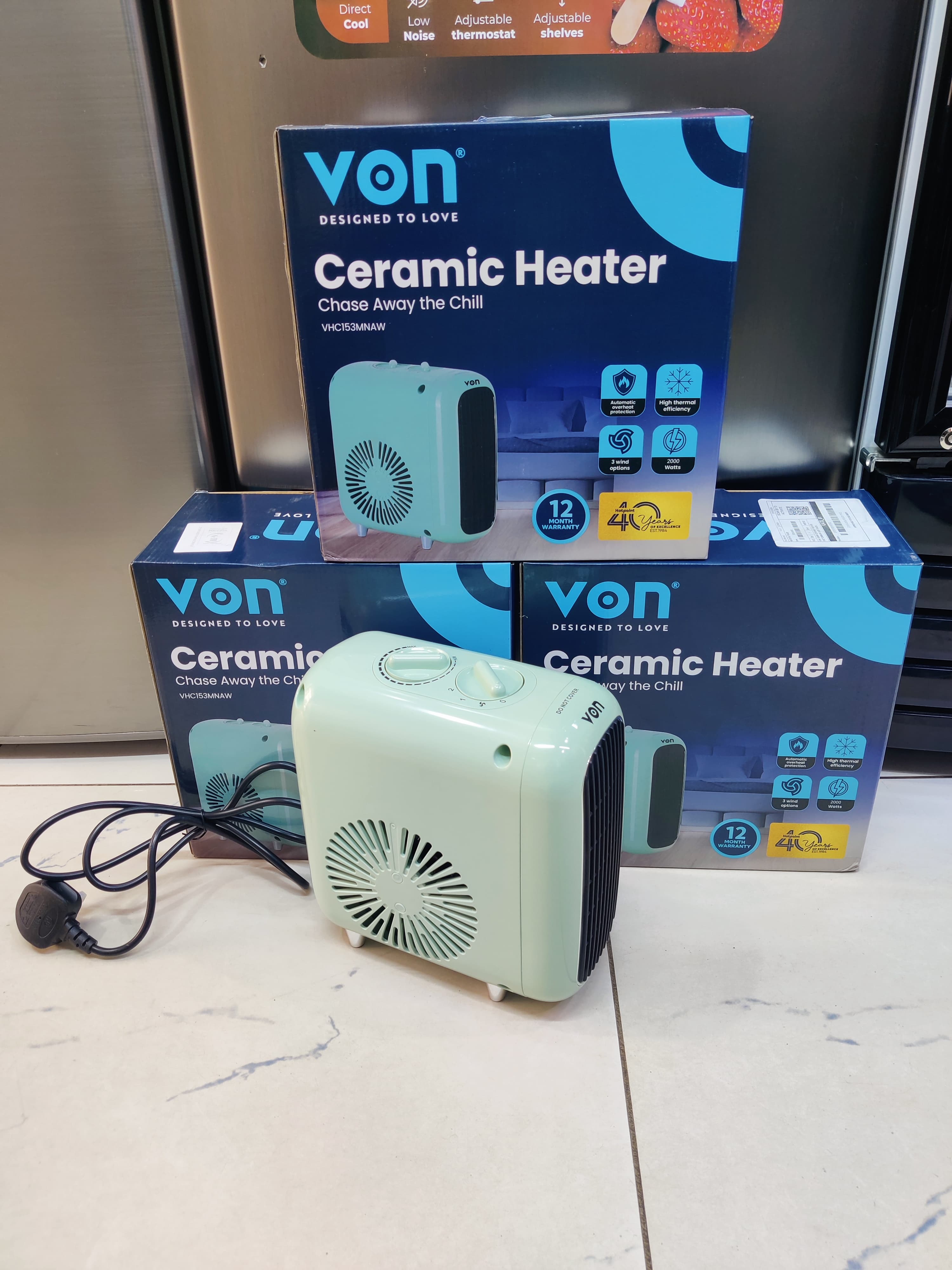 VON VHC153MNAW Ceramic Heater - 1500W 🎉Ceramic Heater with 2 settings 1100W/1500W
°Ceramic heat element for high thermal efficiency
°2 heating modes- single and double heating mode
°A normal fan mode