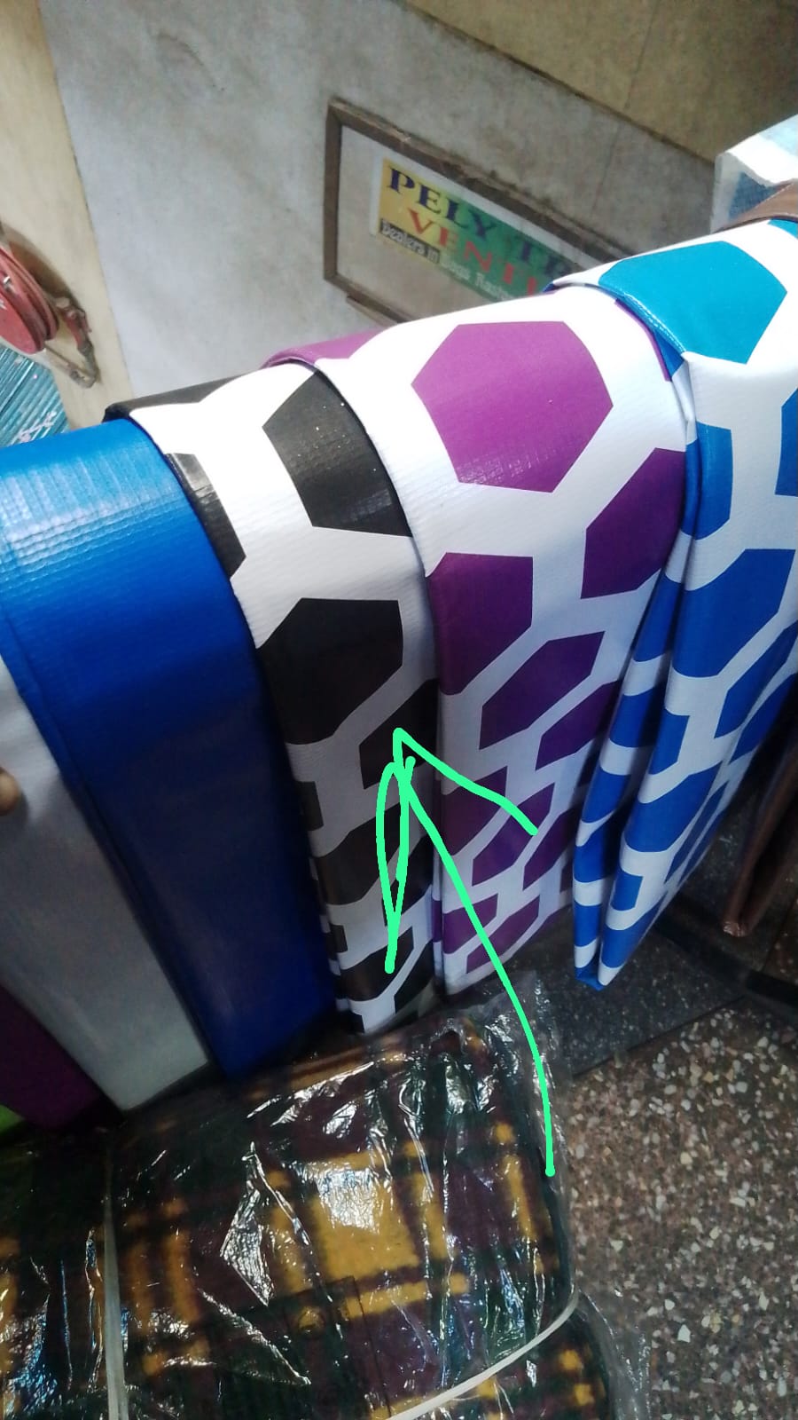 Durable high-quality PVC material🔥🕸️PLASTIC CARPET. Premium PVC Carpet / Area Rug – Waterproof, Non-Slip & Easy to Clean, Durable high-quality PVC material.🔥Waterproof & stain-resistant surface
Non