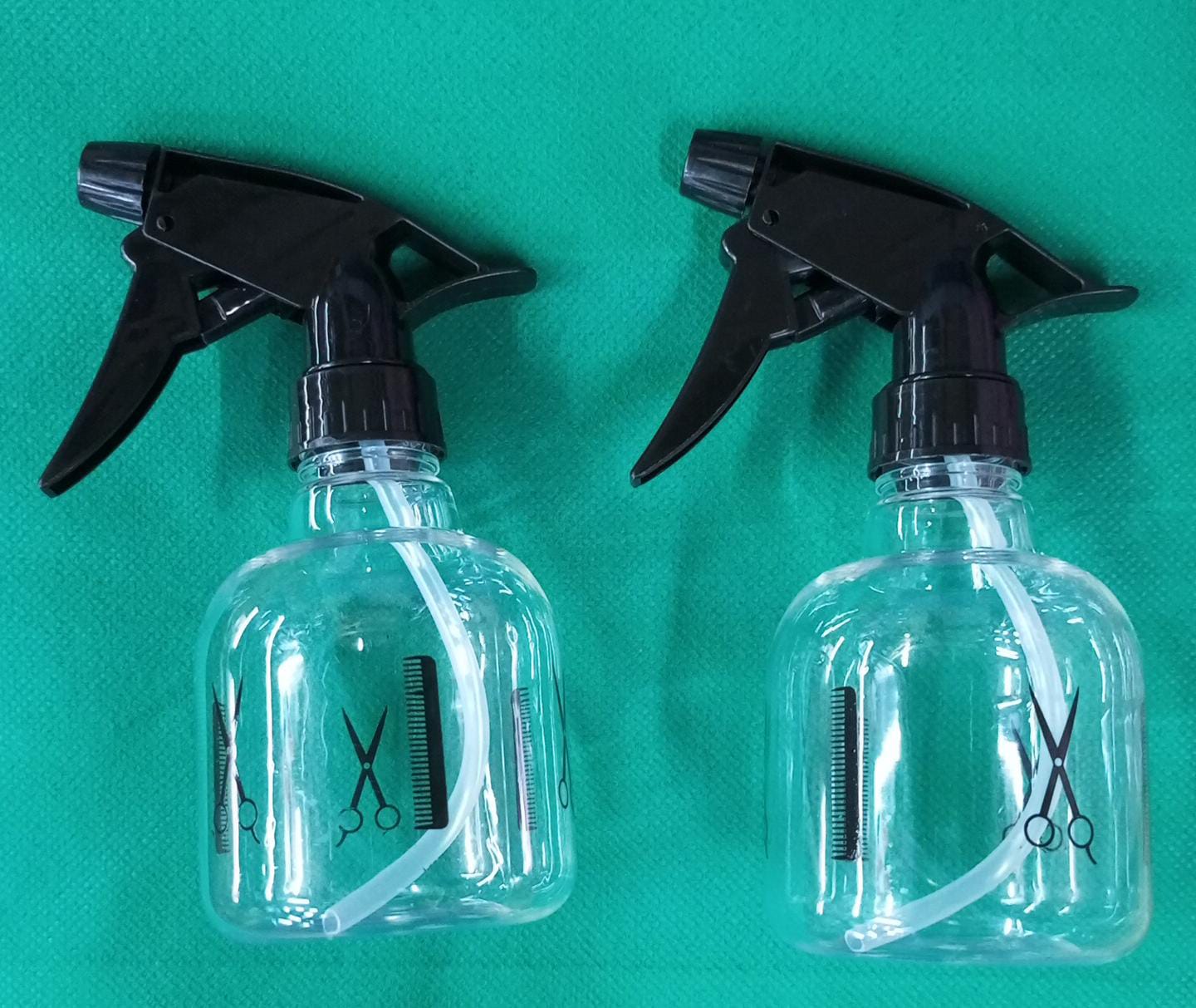 ON STOCK🔥250ML Hairdressing Spray Bottle Salon Barber Hair Tools Water Sprayer Transparent Make-up Style Portable Plastic Spray Bottles🦋100% brand new and high quality

Very light,convenient to use