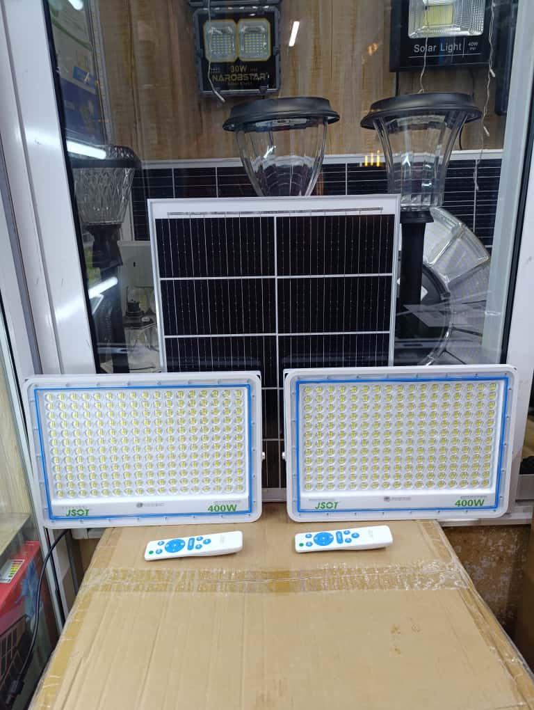 Isplu Best price for 🎇2in1 400w+400w Solar Floodlights with Warning lights🎇 ...