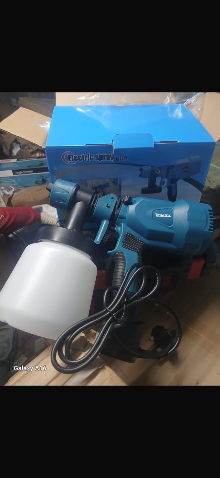 READILY AVAILLABLE🎇Makita Cordless Spray Gun 🎀Delivers extended power and uninterrupted performance.

Versatile Spray Control: Adjustable settings for different spray patterns and material thickness